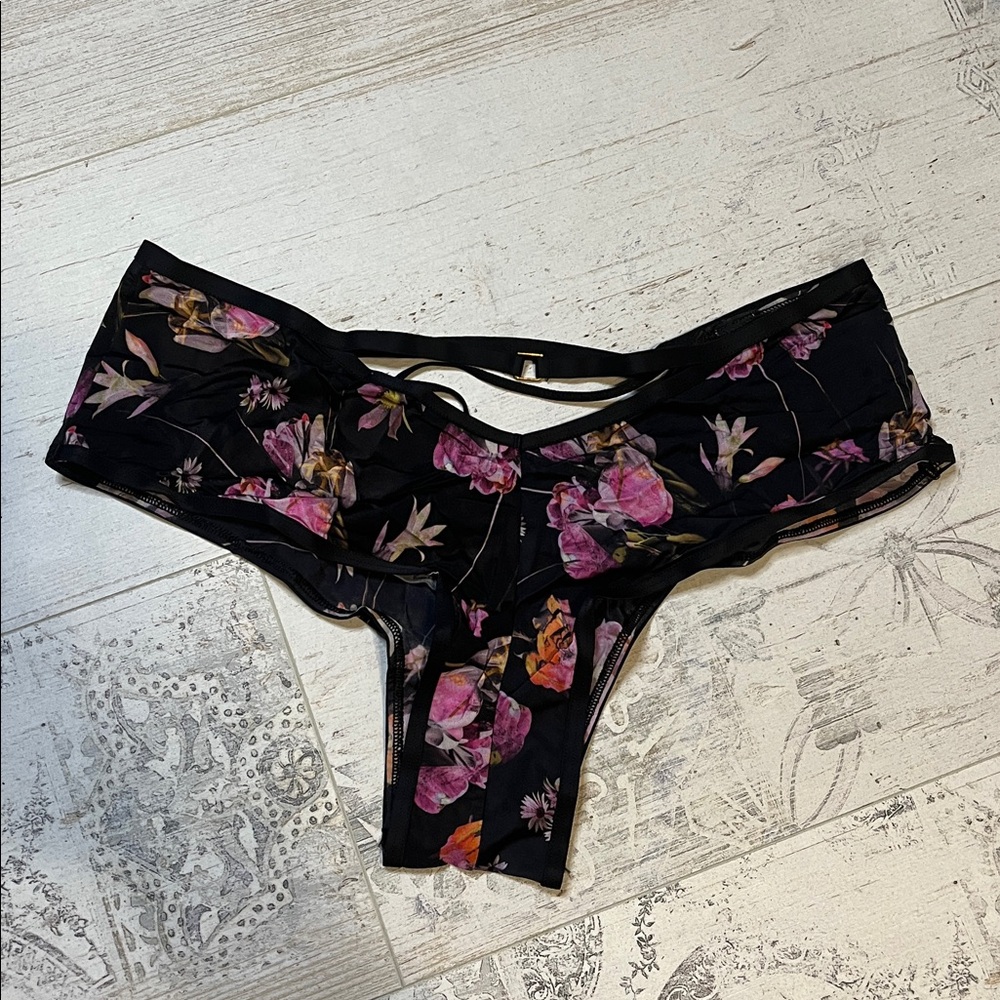 Victoria's Secret Black Floral Cheeky Cut Out Strappy Panties Size Large
